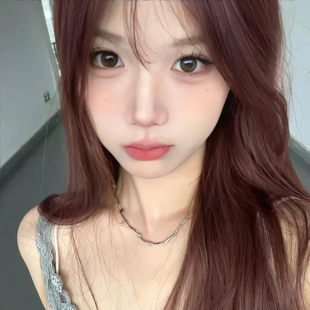 绿衣女子